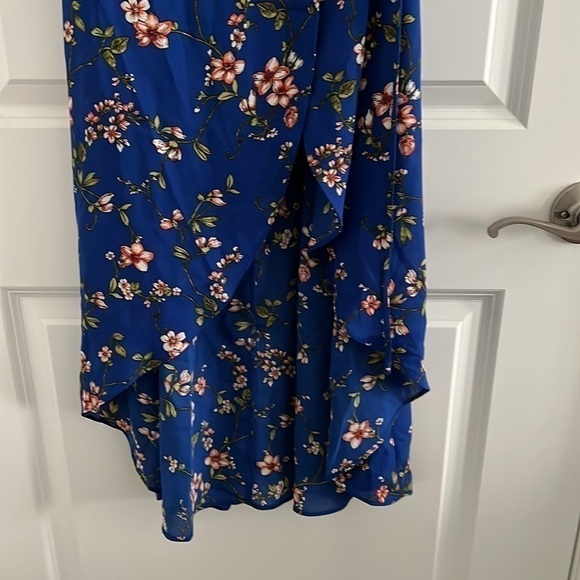 FOREVER 21 Blue Floral Cold Shoulder Wrap Dress NWT - Picture 5 of 7